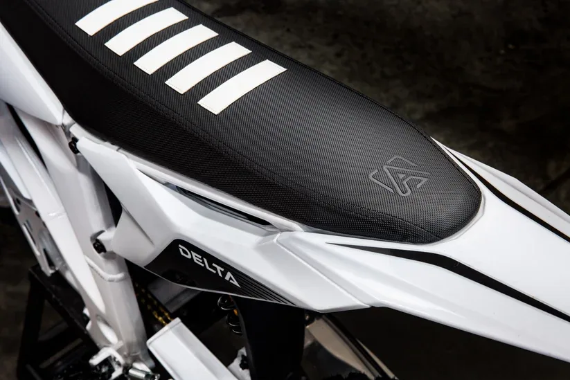 Altis Delta S seat detail