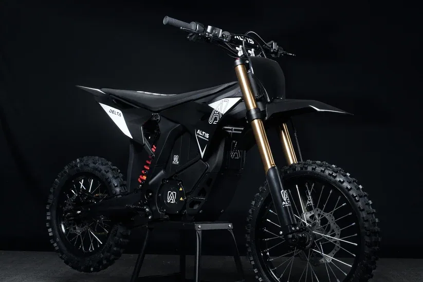 Altis Delta electric dirt bike alternate studio view