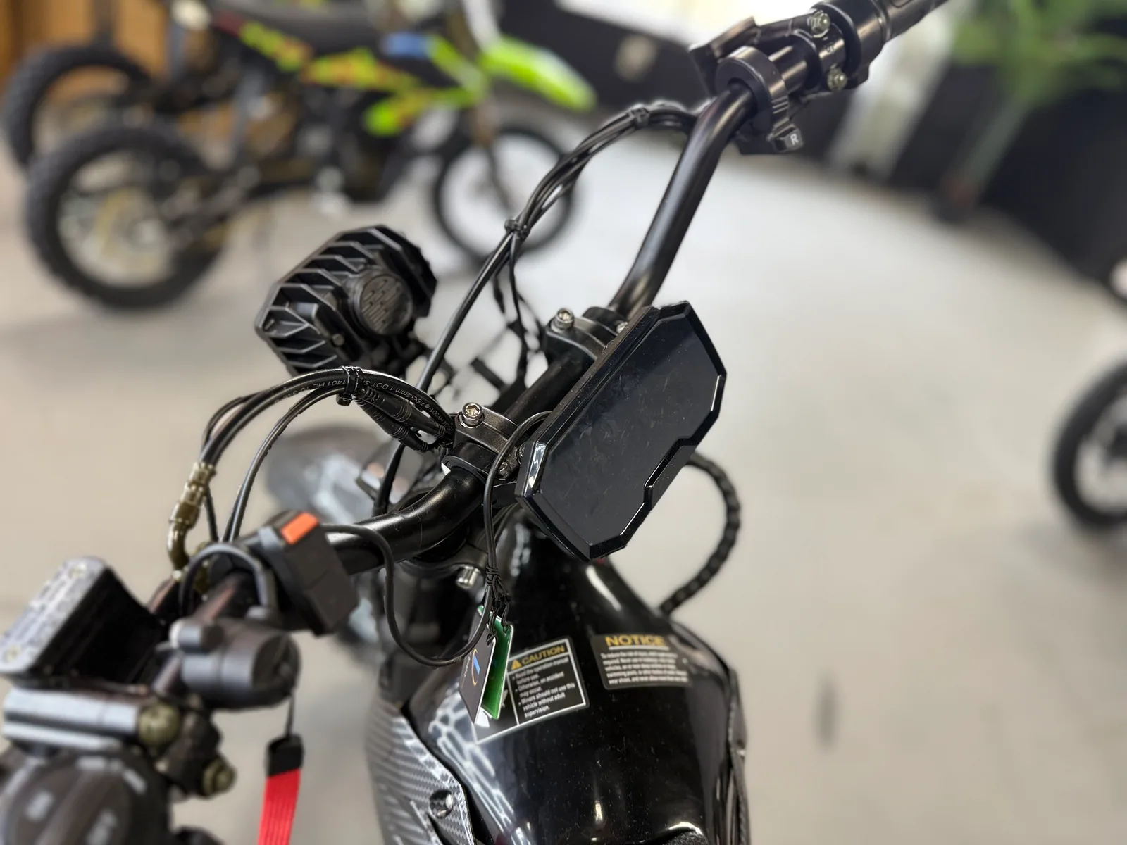 HappyRun F18 2.0 electric dirt bike battery and frame detail