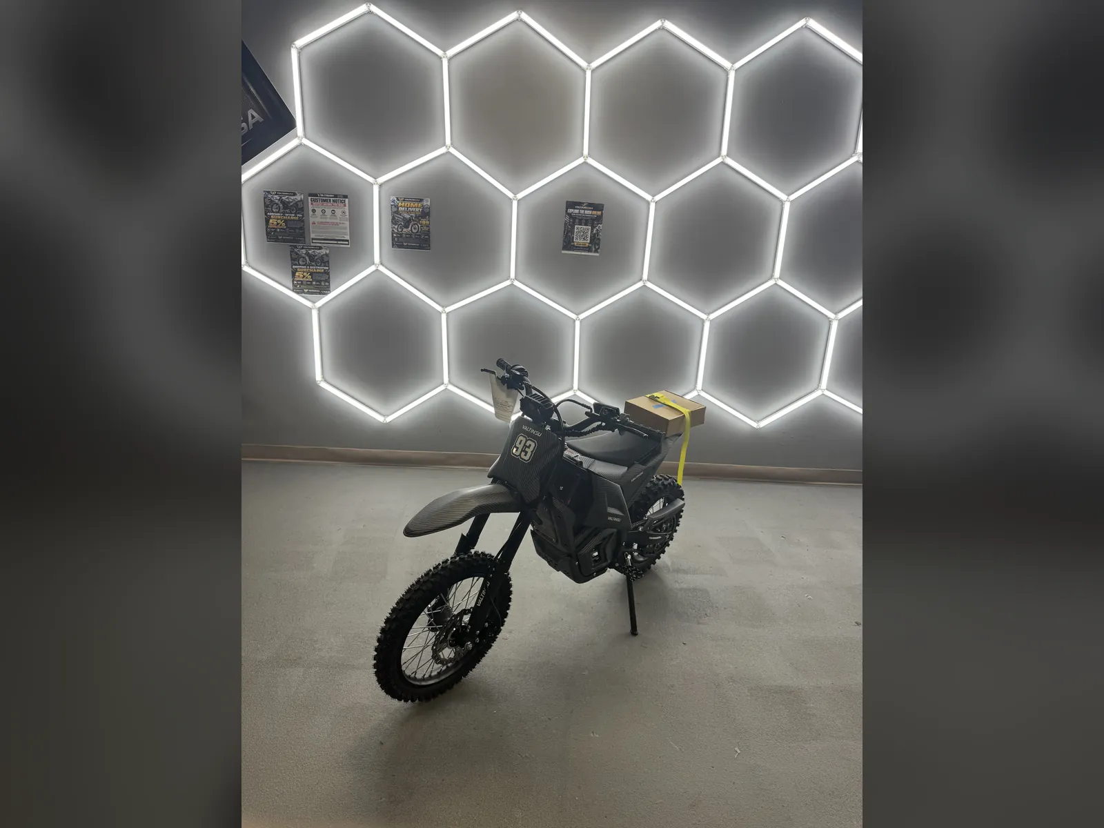 Valtinsu EM-5 electric dirt bike at the VoltRush USA showroom, photo 4