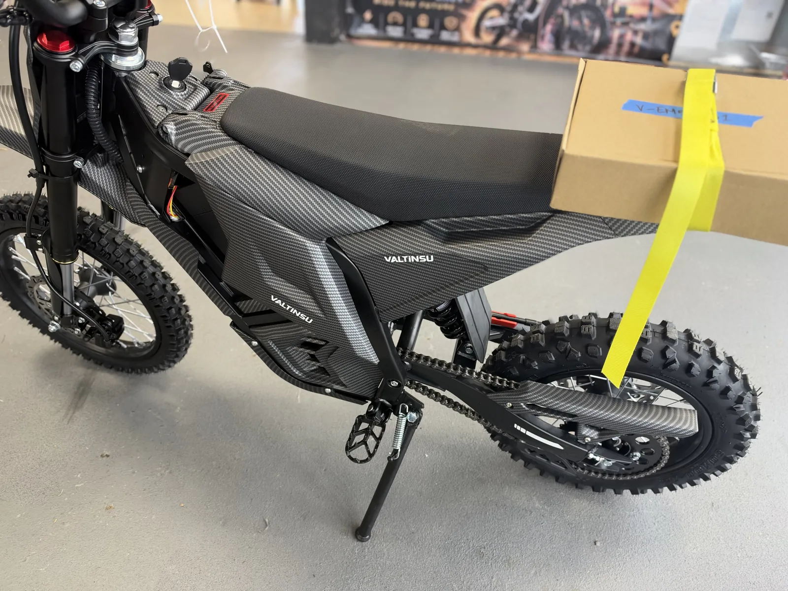 Valtinsu EM-5 electric dirt bike at the VoltRush USA showroom, photo 6