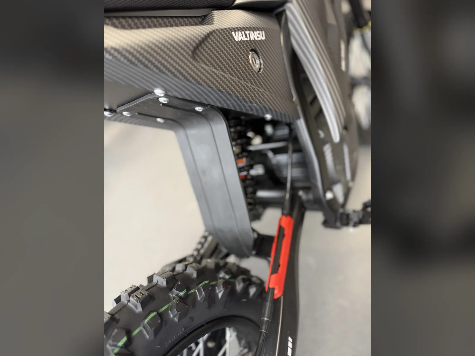 Valtinsu EM-5 electric dirt bike at the VoltRush USA showroom, photo 8